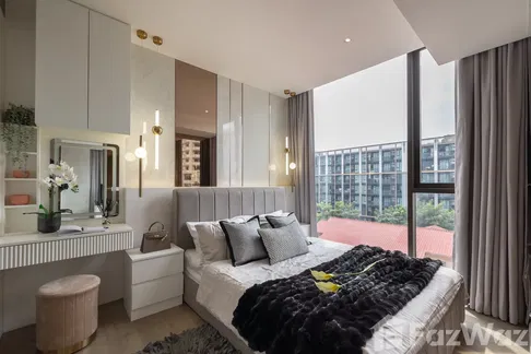 Bright 2 bd, 2 bathroom apartment close to metro.