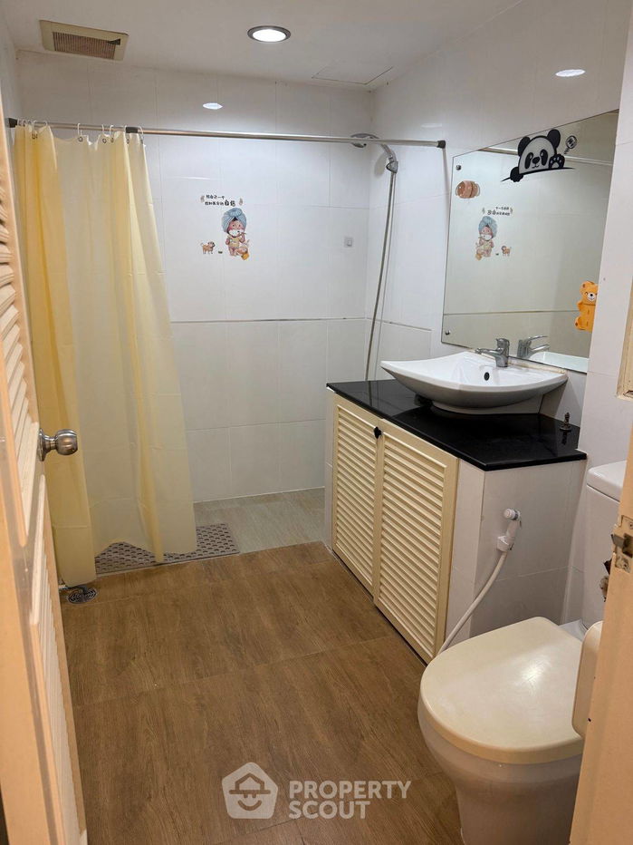 picture 2-BR Condo at Supalai Place Sukhumvit 39 near BTS Phrom Phong (ID 2252057) - 9/19