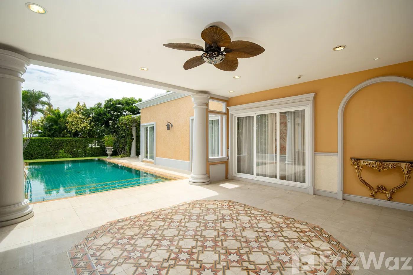 picture Luxury Vintage 3BR Villa with Pool, Garden & Bathtubs - 4/68