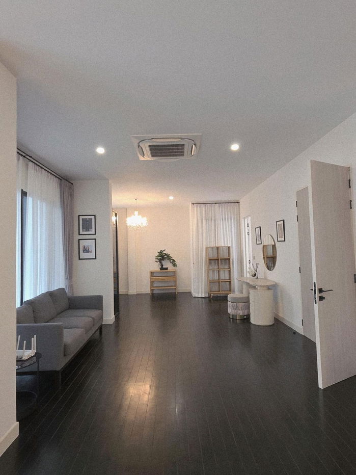 picture For Rent: 3-Storey Detached Private Pool Villa, Super Luxury Level, in the Liab Duan–Ramintra Area. - 26/31