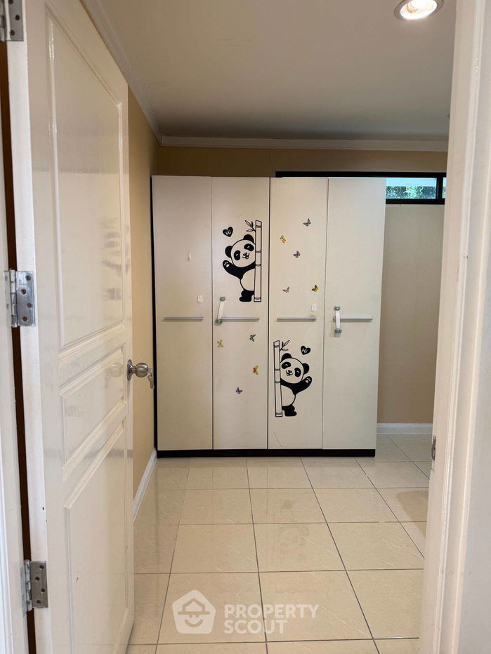 picture 2-BR Condo at Supalai Place Sukhumvit 39 near BTS Phrom Phong (ID 2252057) - 7/19