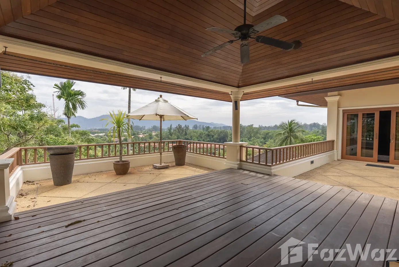 picture 5 Bedroom villa at Lakewood - 9/26