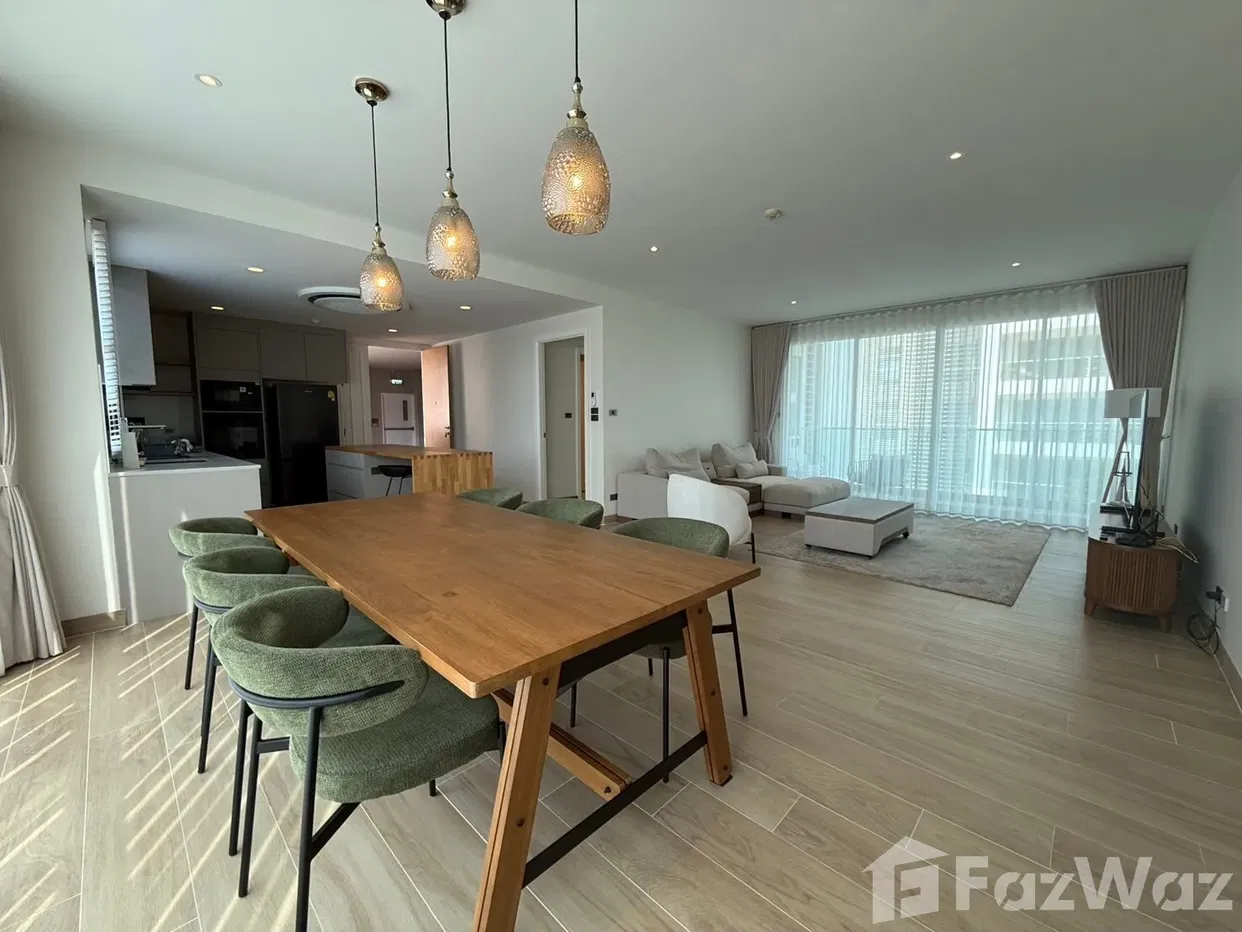 picture Newly Renovate 3 bedroom Condo at The Breeze - 5/39