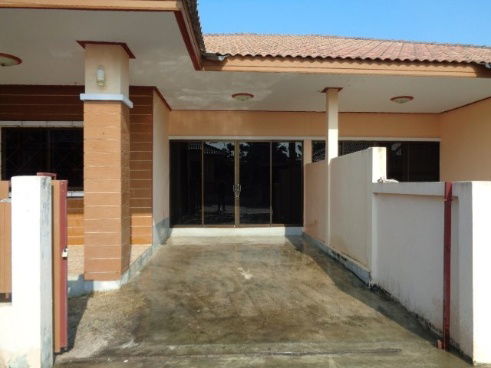 picture FOR SALE  TOWNHOUSE PROPERTY  1530000 BAHT. - 2/8
