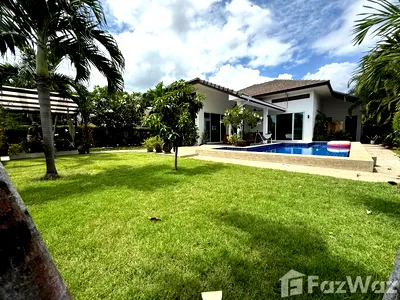 Houses for sale Hua Hin Market Village : Charming 3-Bedroom Villa with Open Views