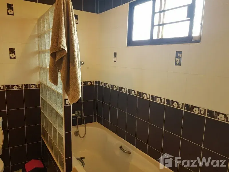 picture 4 Bedroom Villa for sale at Lakeside Court - 40/48