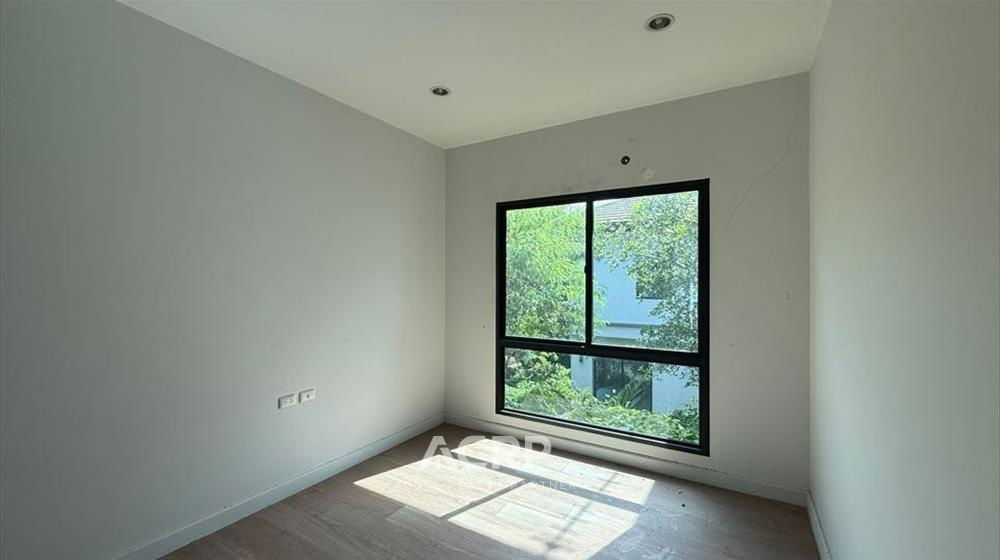 picture For Sale: 2-Storey Detached House at Serene Kanlapaphruek – Spacious Home at a Special Price! - 5/18