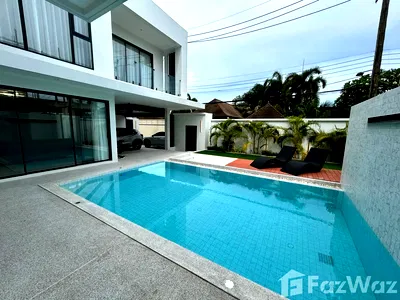 Houses for sale Ra Wai Beach Phuket : 4 Bedroom Villa for sale in Rawai, Phuket