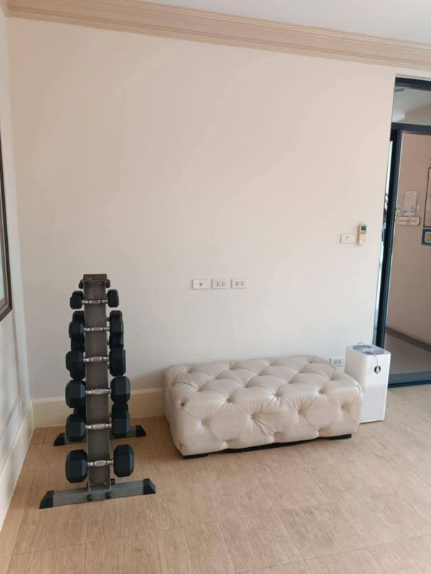 picture Baan Klang Muang Chokchai 4, price 30,900 baht/month. Interested parties, please contact 089-4282491, 084-6283752, or add us on Line @rghome4u - 5/20