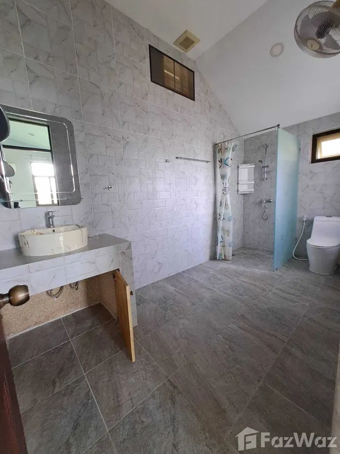 picture reduced! 4 Bedroom Villa at Royal Garden - 28/47