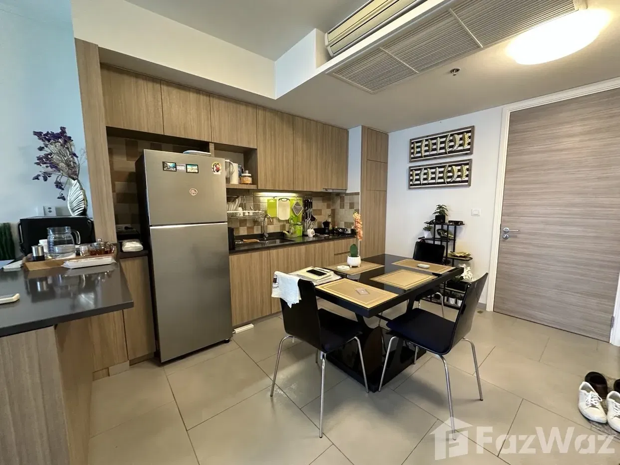 picture Beachfront Apartment with Stunning 37th-Floor Sea Vie - 3/8
