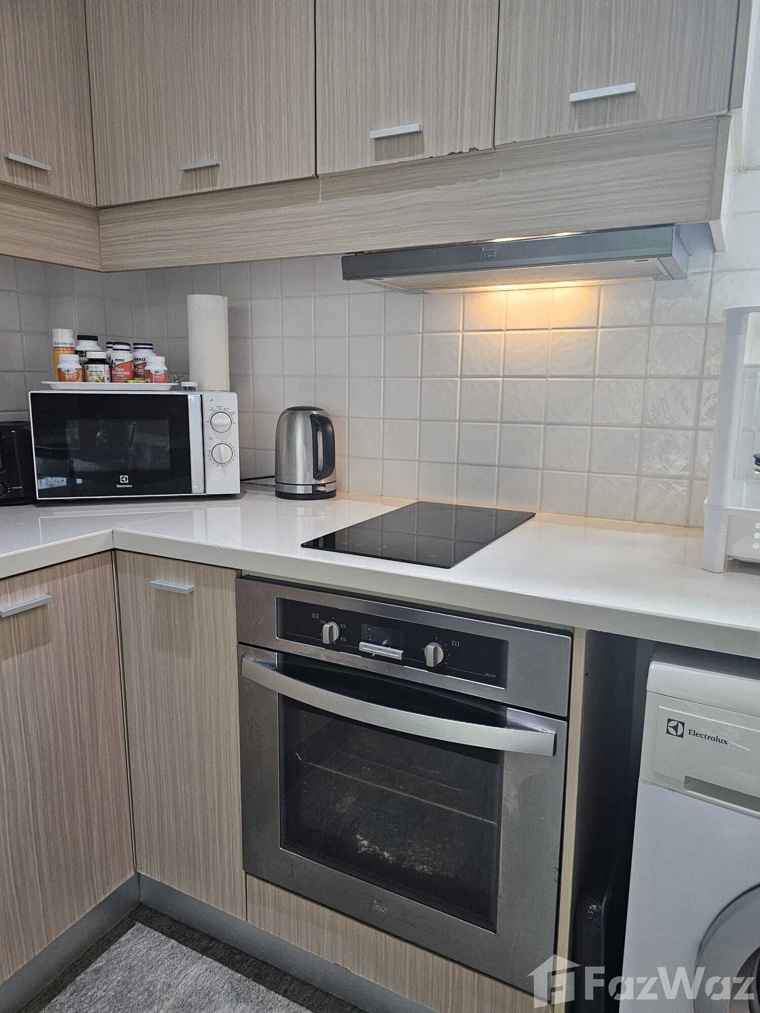 Spacious 2 bed Freehold condo with Semi Private Garden 5363341 - image 6