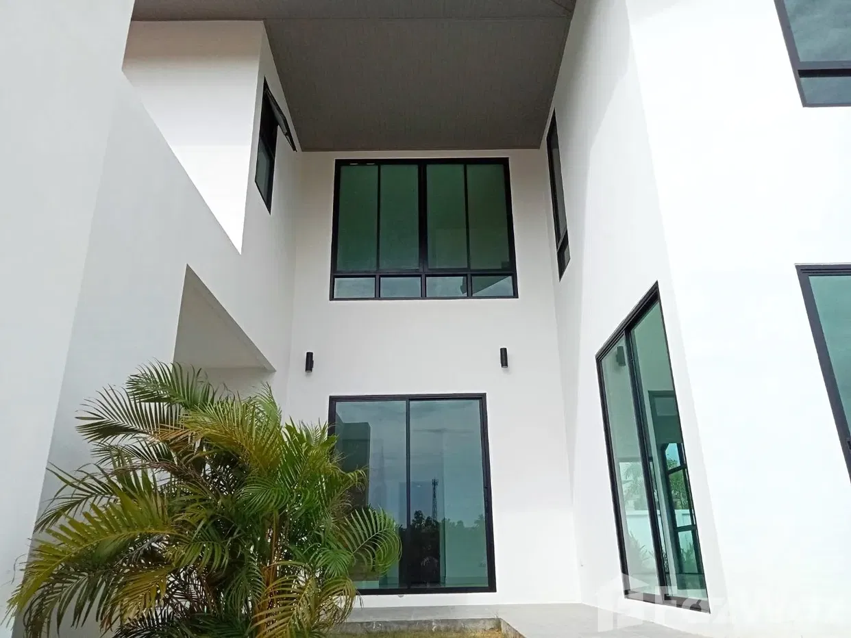 picture Luxurious 4-Bedroom Villa with Private Pool for Sale - 20/20