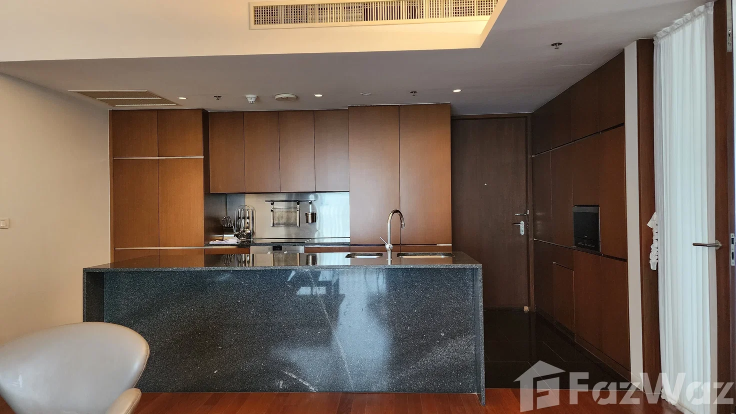 picture 2 bedroom condo for rent at Hansar Rajdamri 5638856 - 3/11