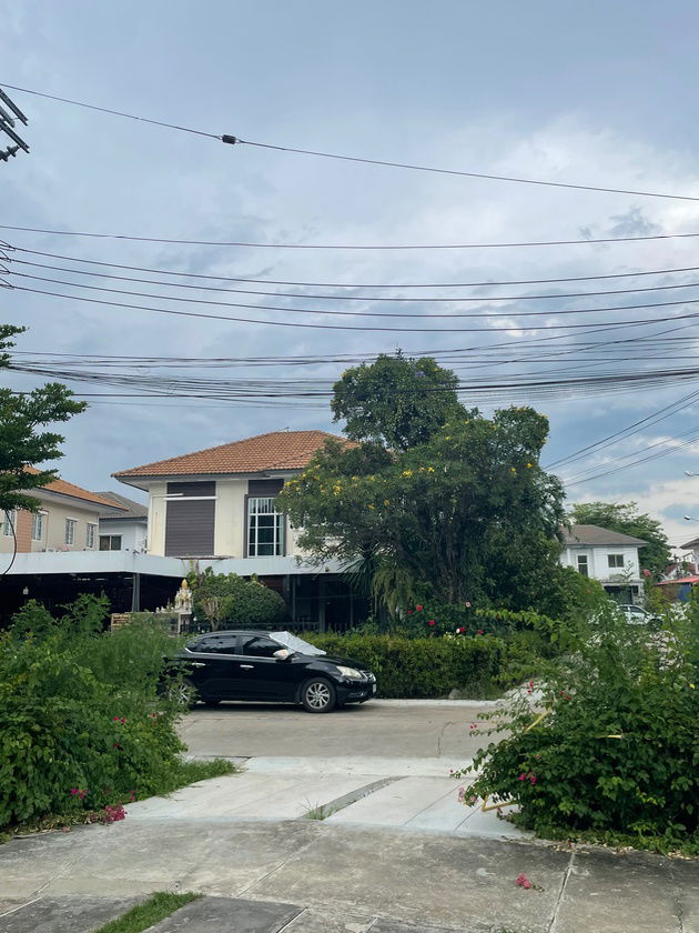 รูป 🏡 บ้านสวยทำเลดี 5 นอน ใกล้ Westgate พร้อมเข้าอยู่!  💸 เปิดราคาพิเศษเพียง 4.99 ล้านบาท จากราคาเดิม 5.89! - รูปที่ 2/18