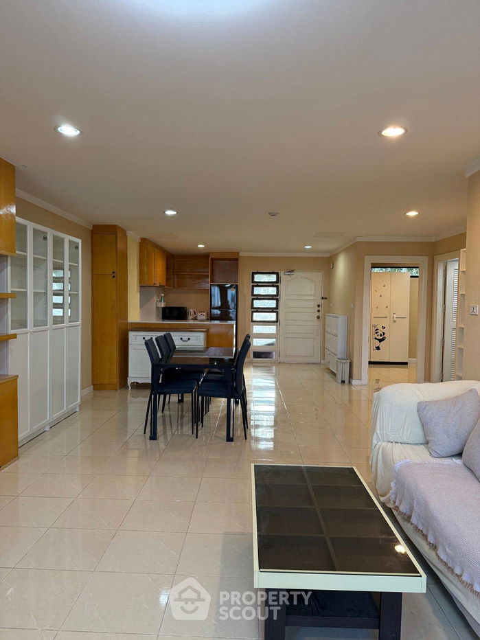 picture 2-BR Condo at Supalai Place Sukhumvit 39 near BTS Phrom Phong (ID 2252057) - 4/19