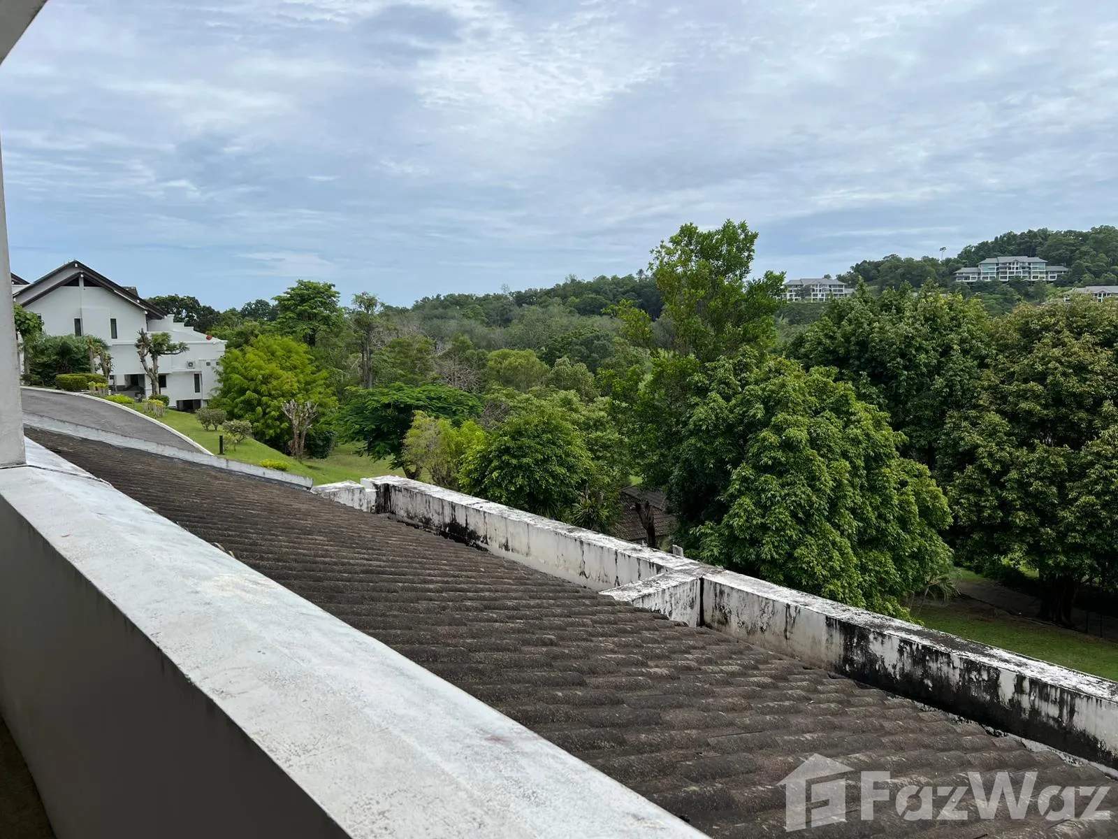 Golf-View 3 Bedroom Freehold Condo 5612859 - image 3