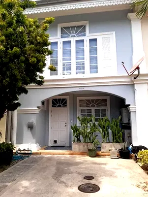 Houses for rent Super Cheap Market : Modern, Fully Renovated Marina Townhouse For Sale / Rent