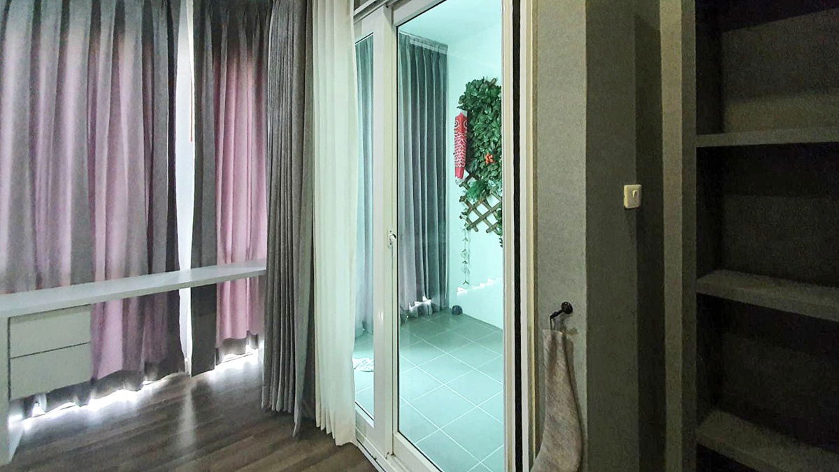 picture Rare Corner Unit in a Quiet Cul-de-Sac!  3-Storey Townhome at Bless Town Srinakarin-Namdang Land size: 19.38 sq.wah | Only 10 mins to Mega Bangna! - 9/10