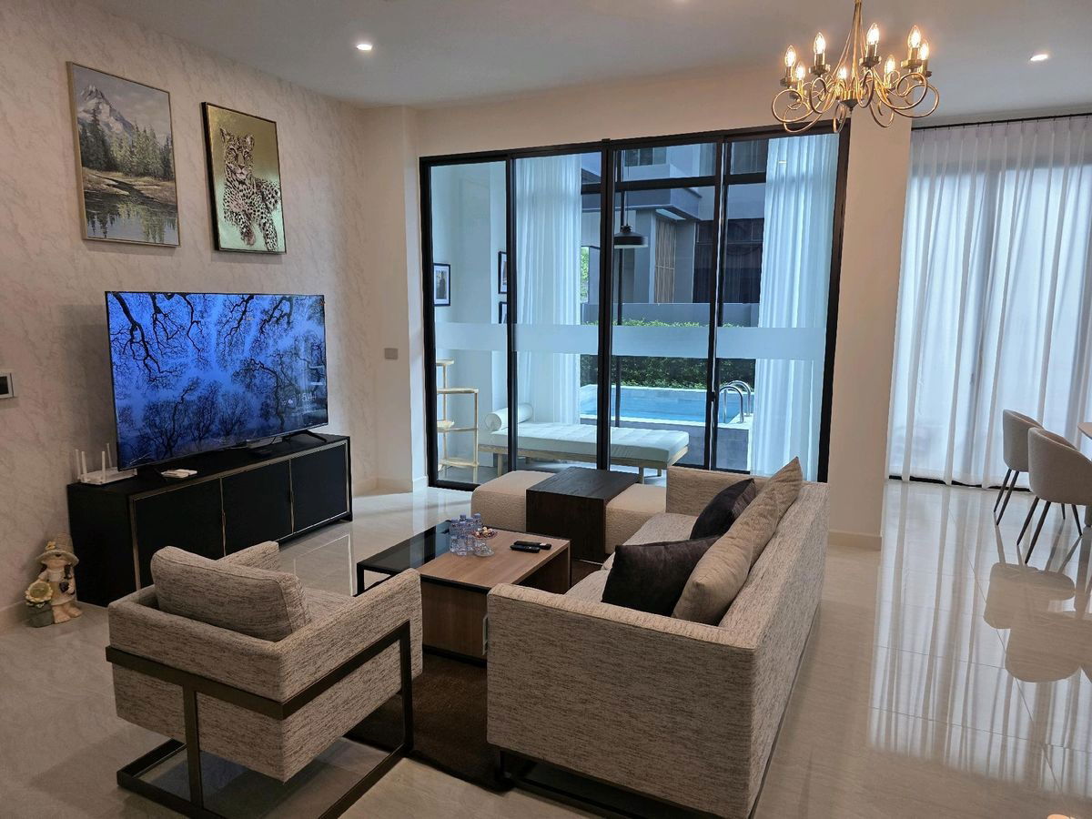 picture For Rent: 3-Storey Detached Private Pool Villa, Super Luxury Level, in the Liab Duan–Ramintra Area. - 5/31