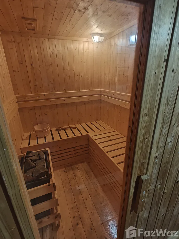 picture Large Two bedroom Duplex Excellent Value - 4/19
