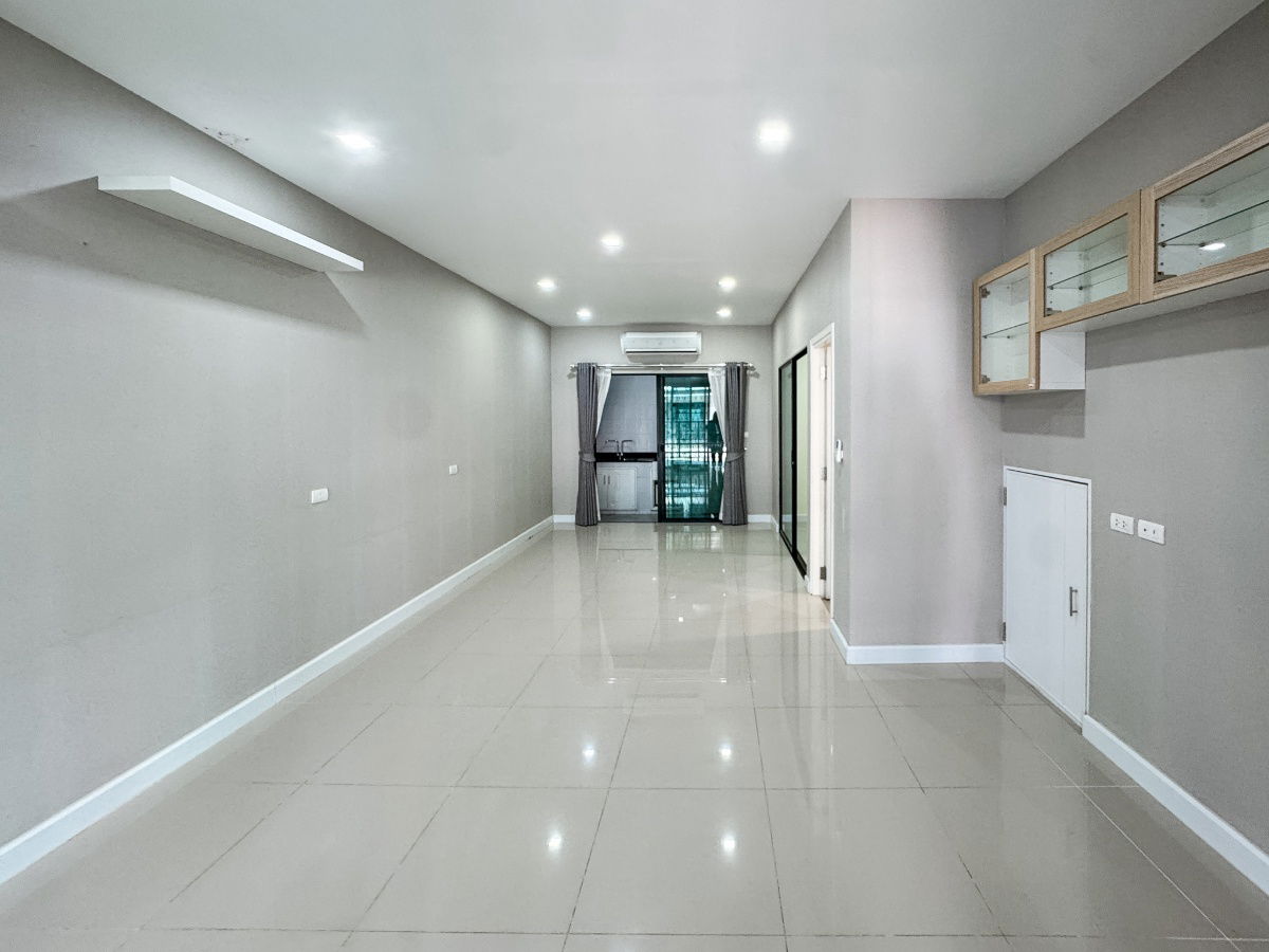 picture Patio Watcharapol-Ramintra Townhome (19.3 sq wah) 4 bedrooms, 3 bathrooms, near Watcharapol Intersection - 7/36