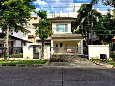 Houses for sale Nonthaburi : Affordable gem on Ratchaphruek Road!! Spacious single house for sale at Sivalee Pinklao–Sathorn, 71.3 sq.wah, right next to The Crystal.