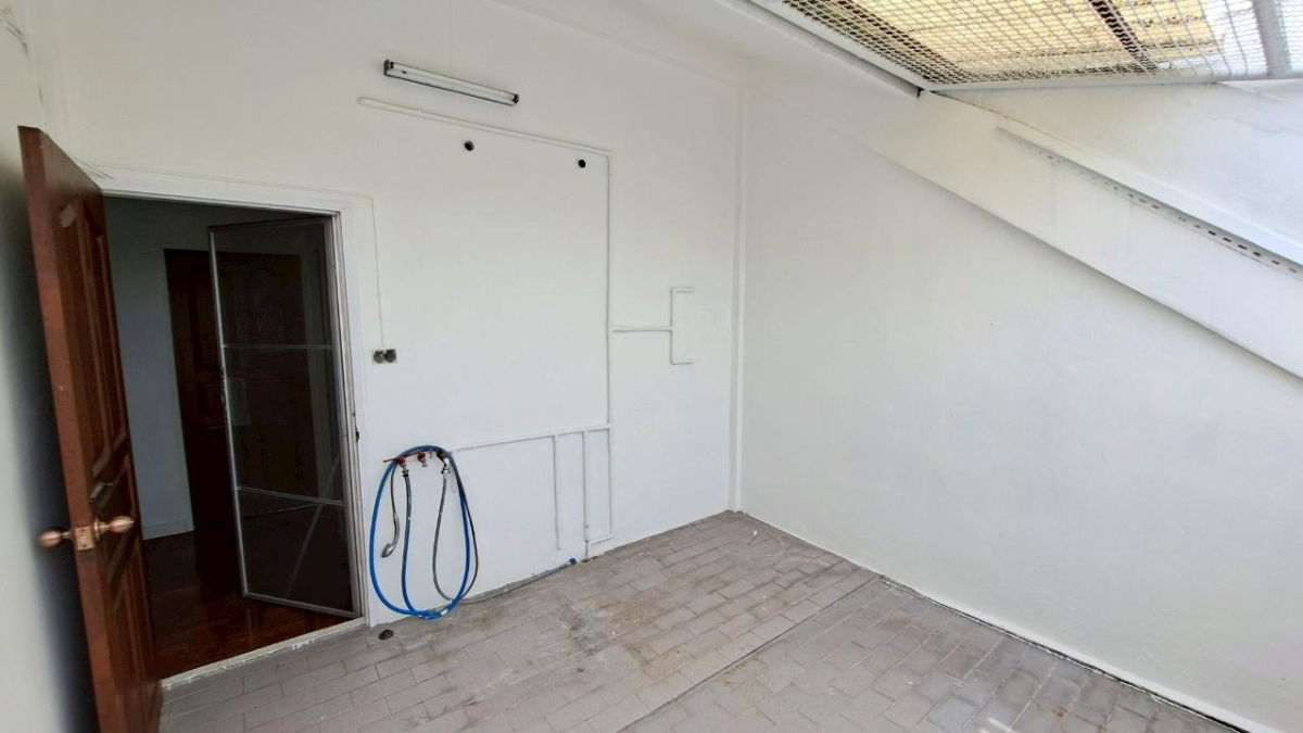 picture Home office for rent in Ekkamai area, Soi 22, easy to travel in the heart of the city, suitable for living or doing offices - 16/17