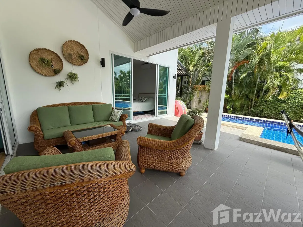 picture Charming 3-Bedroom Villa with Open Views - 14/32
