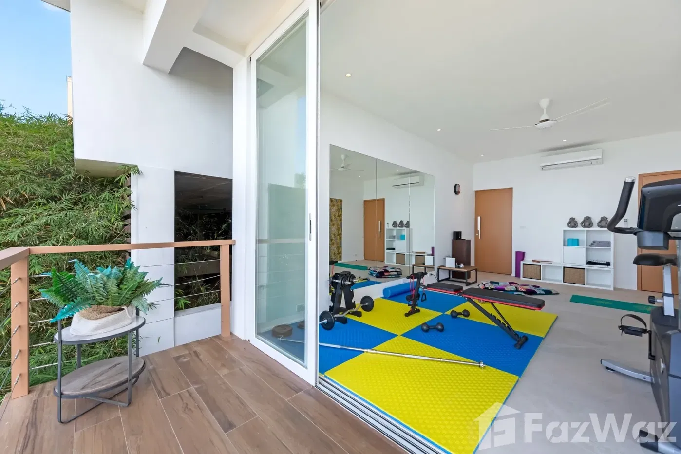 picture Luxury Living at Pacific Palisade Residence - 31/32
