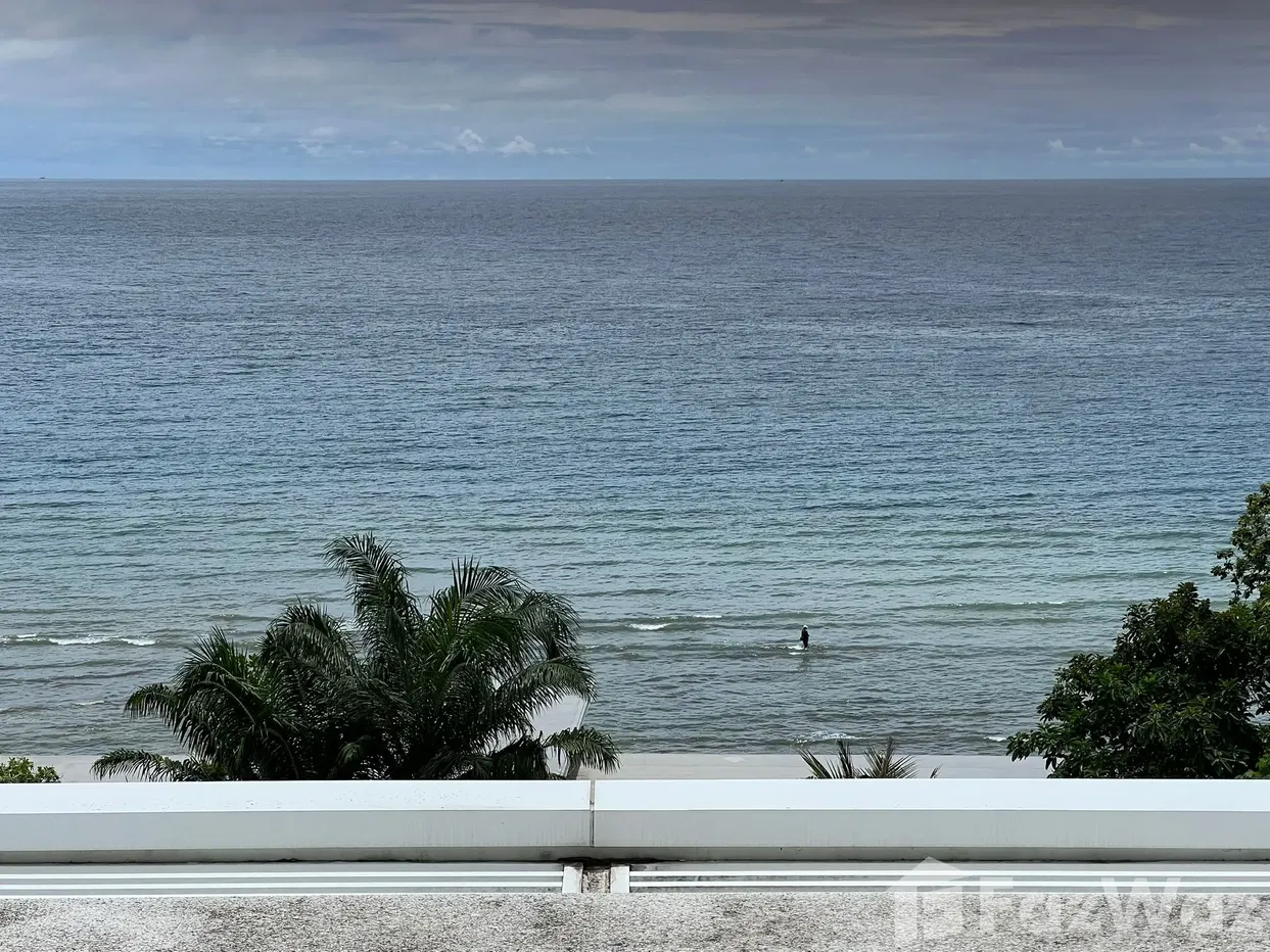 picture Stunning 2 Bed + Study Seaview Freehold Condo - 7/24