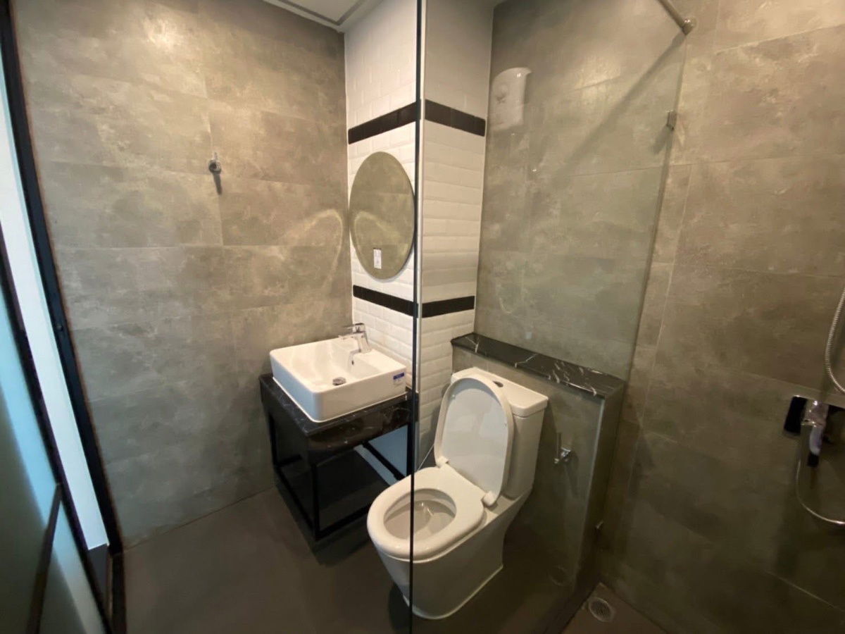 picture Forrent Brix Condominiums  New - 8/8