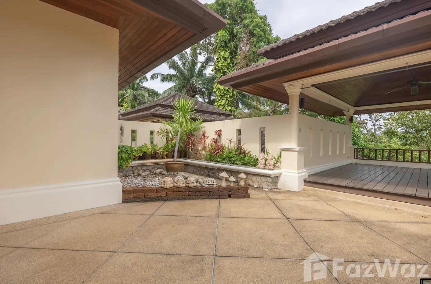 picture 5 Bedroom villa at Lakewood - 8/26