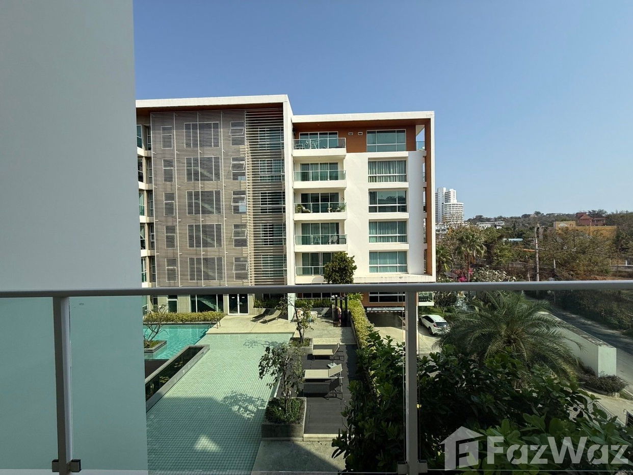 picture Newly Renovate 3 bedroom Condo at The Breeze - 34/39