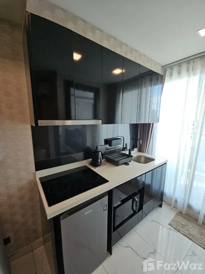 picture Super Deal 2, bedroom condo in Central Pattaya. Great ROI - 7/15