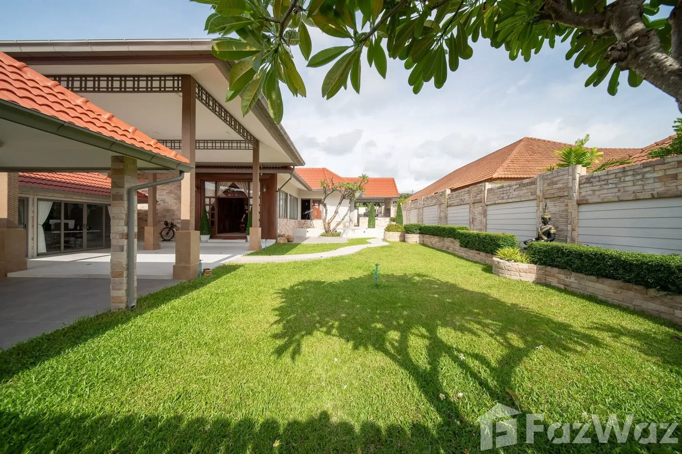 picture Pool Villa for Sale - 20/32