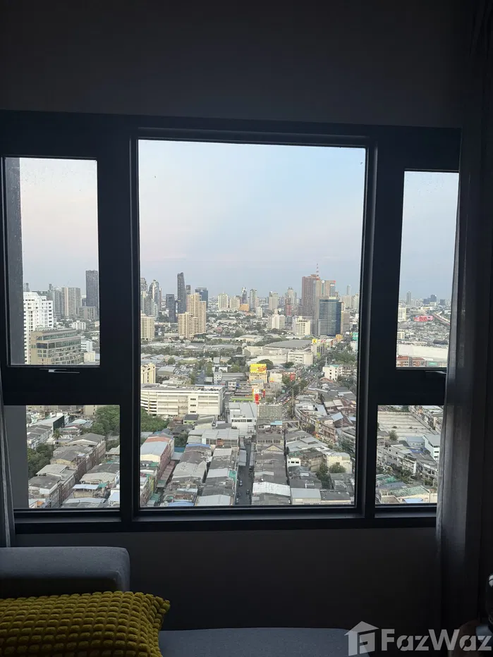 picture Exceptional co-working spaces, common areas , gym and pool - 8/8