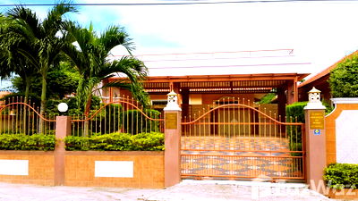 Houses for rent Pattaya : 4 Bedroom House for rent at Eakmongkol 8