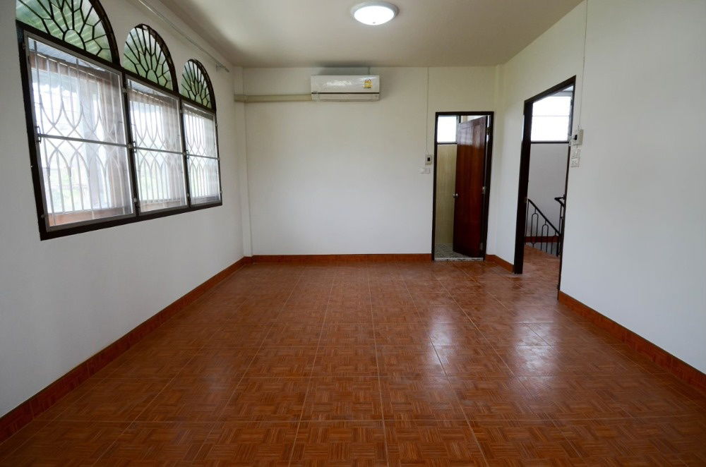 picture Home office for rent, Chokchai 4, easy to travel, in the city center, suitable for living or office use. - 5/8