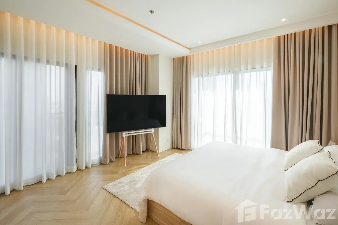 picture 2 Bedroom Condo for sale at Noble Reveal - 11/19