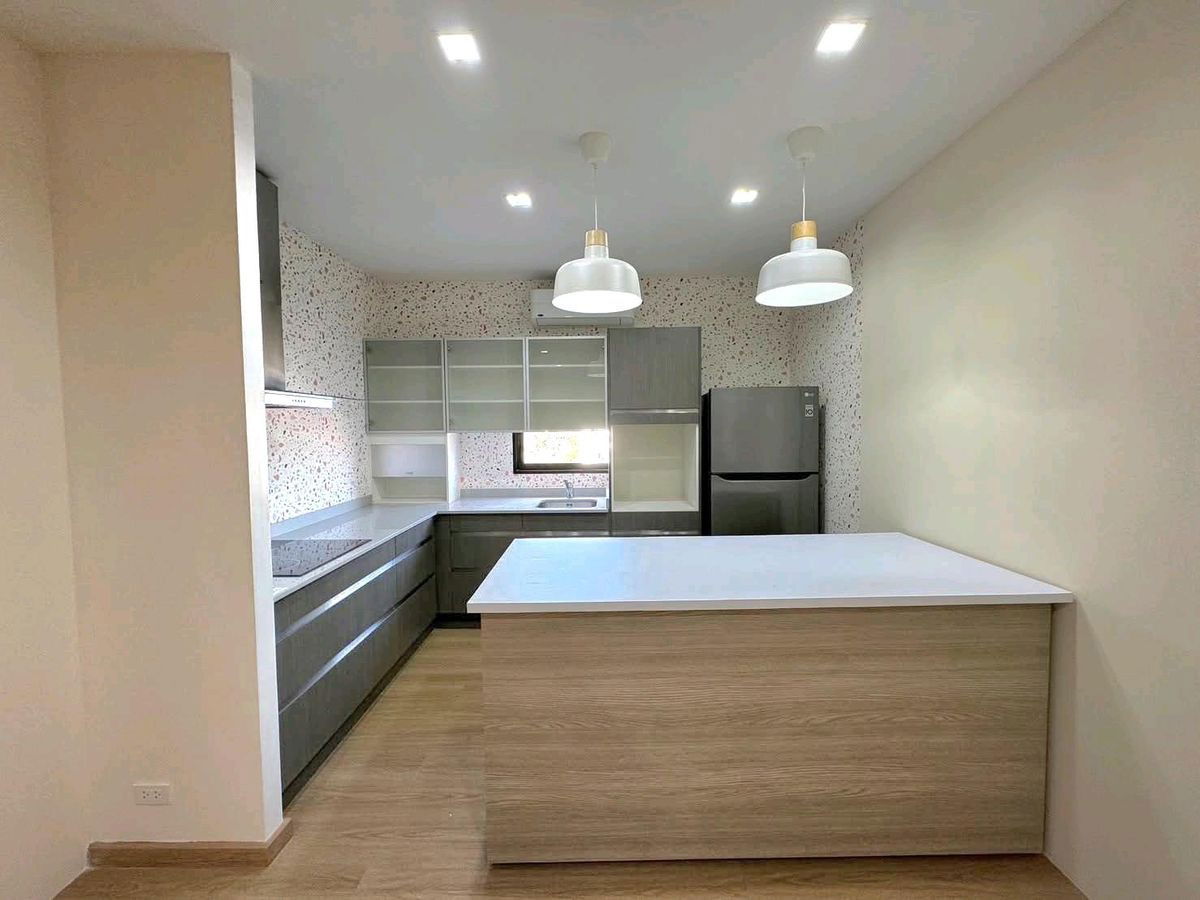picture For Rent: 3-Storey Office Building / Home Office, Rama 9 Area, near The Nine Rama 9. - 13/15