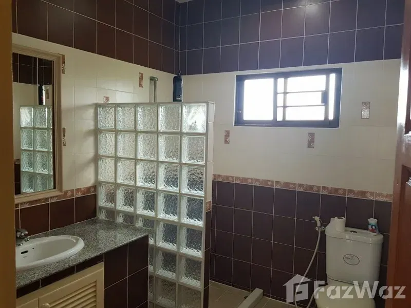 picture 4 Bedroom Villa for sale at Lakeside Court - 36/48