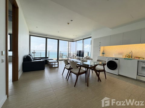 Spacious 3 bedrooms beachfront condo