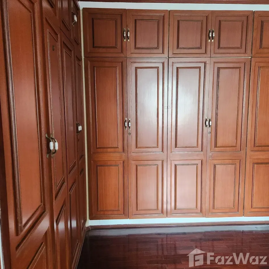 picture Spacious 3-Bedroom Condo at Regent on the Park 1 - 6/21