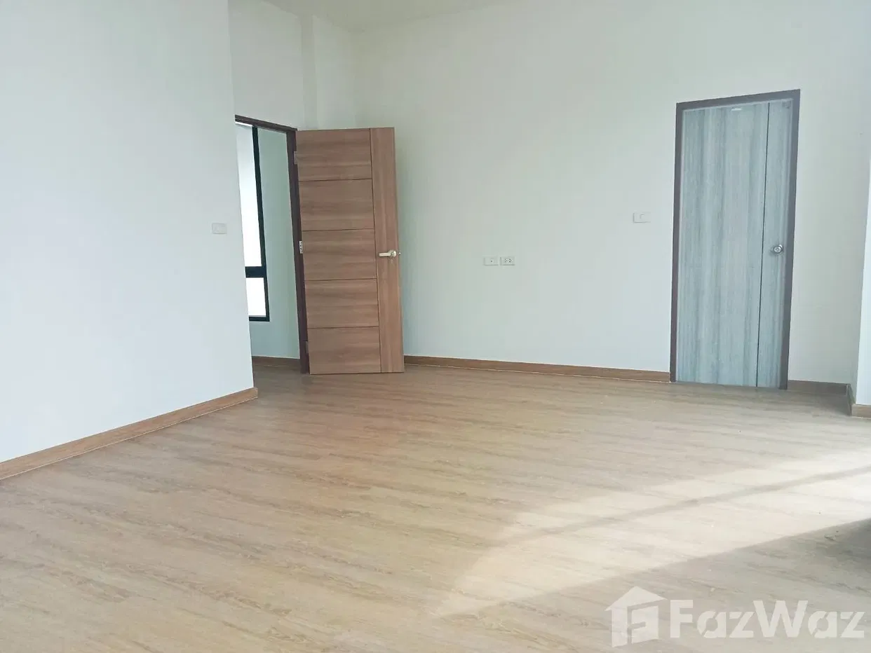 picture Luxurious 4-Bedroom Villa with Private Pool for Sale - 15/20