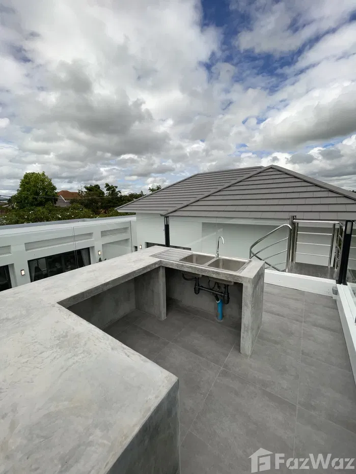 picture 5 bedrooms, 7 bathrooms 2.7 2.7 million - 9/26