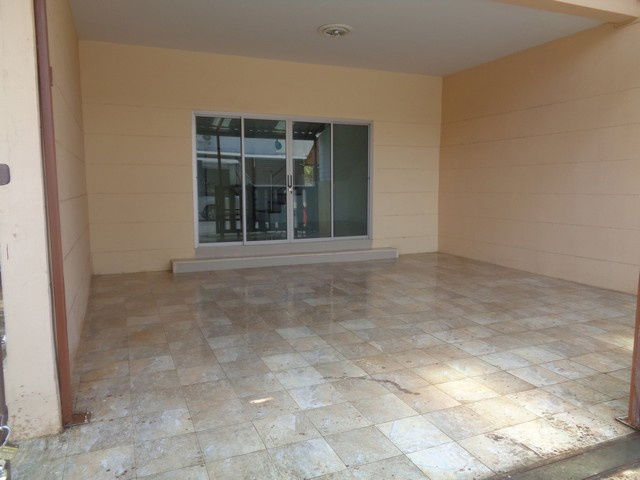 picture FOR SALE  TOWNHOUSE PROPERTY  1870000 BAHT. - 2/8