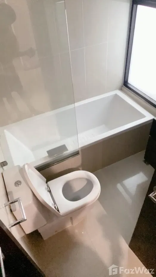 picture Realize Your Home Dreams with this Spectacular Bangkok Condo! - 5/10