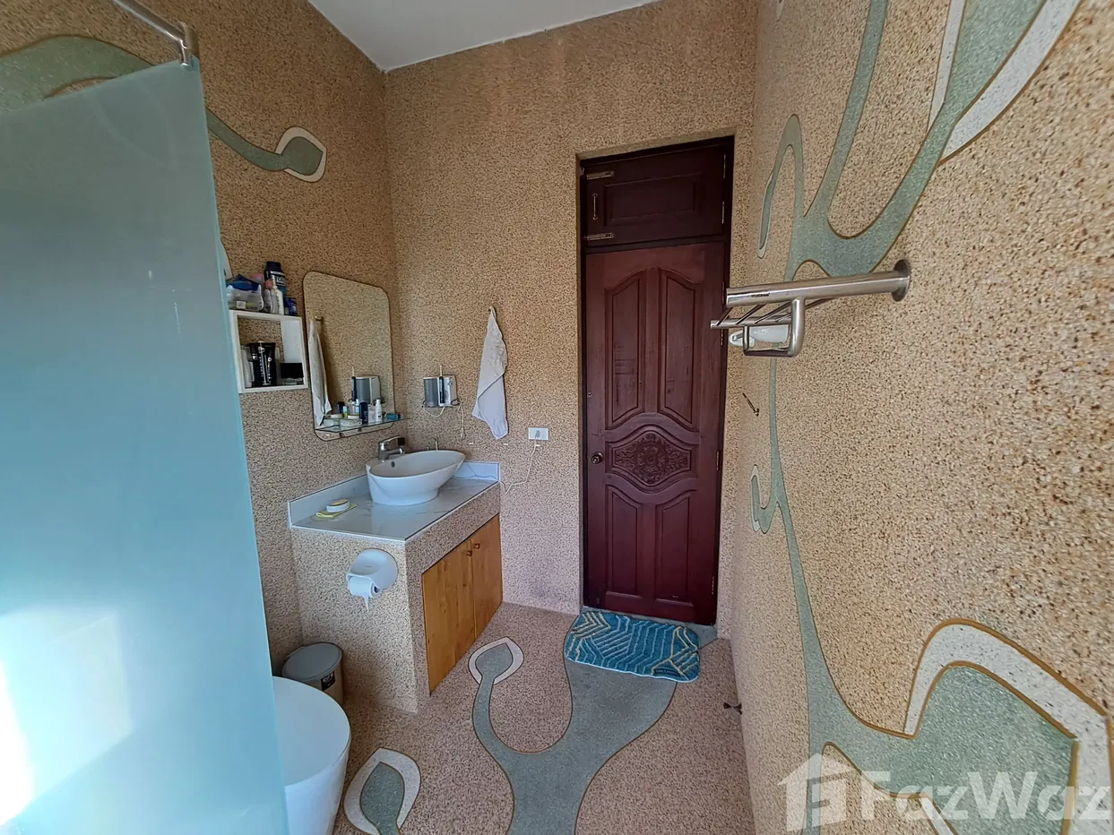 picture reduced! 4 Bedroom Villa at Royal Garden - 31/47