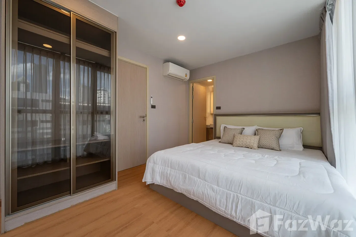 รูป คอนโดให้เช่า 2 ห้องนอน ในโครงการ วาลเด้น อโศก 5620249 - รูปที่ 2/8